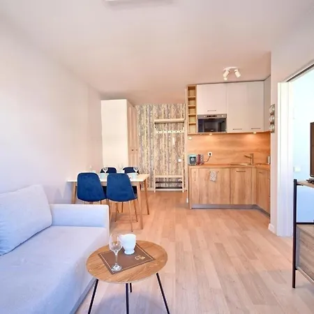Apartment Charmantes In Mit Garten Kolobrzeg